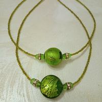 due collane in vetro di Murano color verde