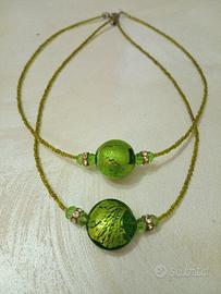 due collane in vetro di Murano color verde