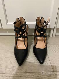 Scarpe eleganti con tacco nere nr 38.