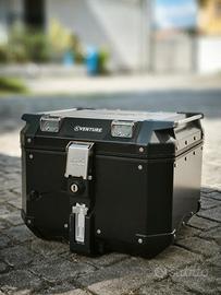 Bauletto alluminio nero Kappa 42 litri