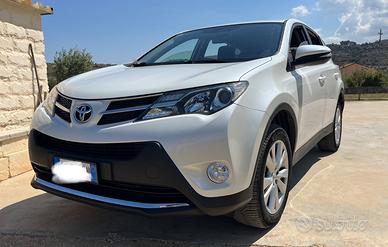 Rav 4 2.2  D AT 4WD WHITE EDITION