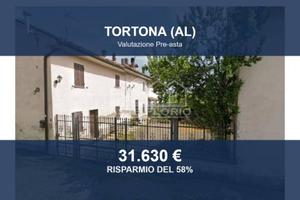 Immobile in asta di 361 m² con box auto a Tortona