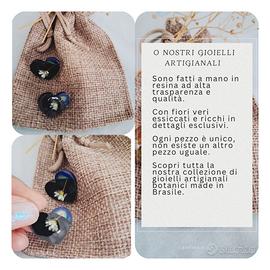 Collezione BLU orecchini in resina e fiori veri