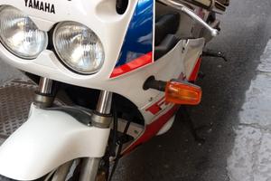 Yamaha Fzr 1000 Genesis  Fmi