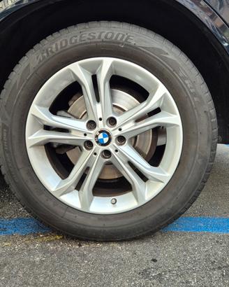 Set 4 cerchi in lega Bmw con gomme invernali 