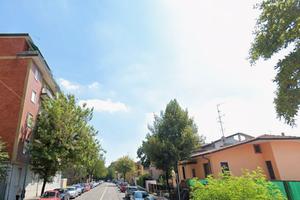 Stanza condivisa alle porte di Milano vicino metro