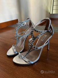 Tacchi argento della Guess