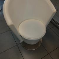 poltrone x salone parrucchiera in pelle bianca