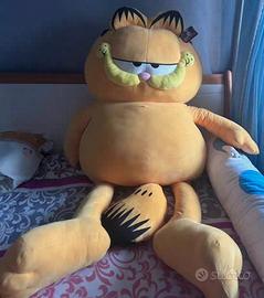 PUPAZZO GARFIELD GIGANTE