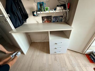 Scrivania in Legno Solido