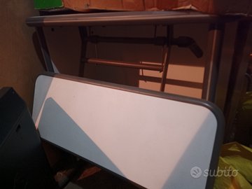 Scrivania bianca molto robusta e pesante