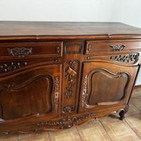 Credenza/madia  in legno massello – intagliata
