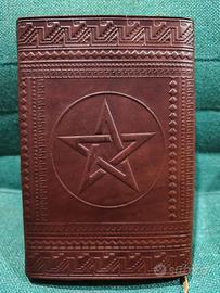 Taccuino artigianale con motivo medievale