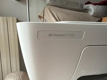 Stampante HP DeskJet 2720e multifunzione