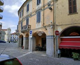 NEGOZIO A LIVORNO FERRARIS