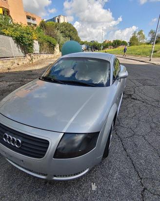 Audi TT quattro