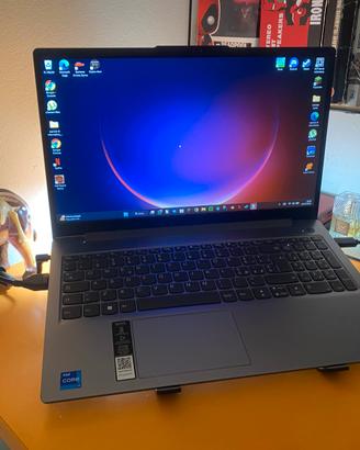 IdeaPad slim 3 (prezzo trattabile)