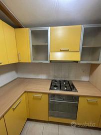 Cucina Angolare Moderna Gialla