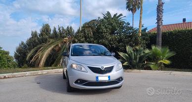 Lancia Ypsilon 1.2 69 CV 5 porte Silver