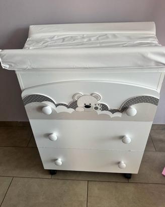 Fasciatoio con cassetti e vasca per il bagnetto