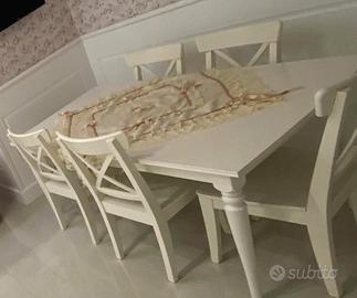 tavola e sedie zona Secondigliano 