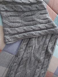 Sciarpa grigia in lana