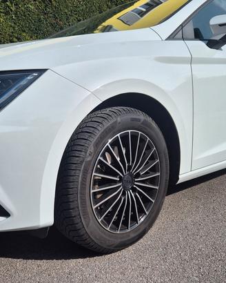Cerchi in lega MAK Volare 16'' con gomme invernali