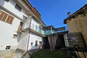 Casa nel borgo con terrazzo