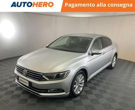 VOLKSWAGEN Passat UD43657
