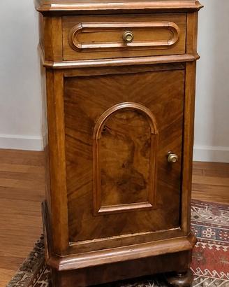 Coppia di comodini classici in stile arte povera