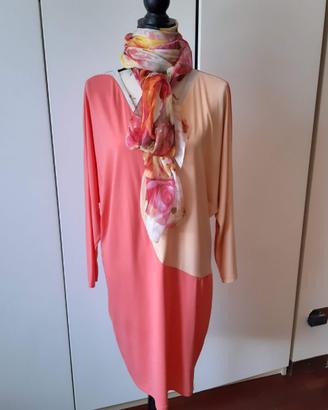 Vestito in viscosa color pesca con scollo a V