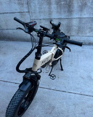 bicicletta elettrica mate bike pieghevole