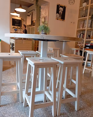 tavoli con sgabelli 