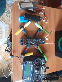 drone fpv con vari accessori