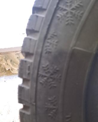 4 Gomme macchina invernali.