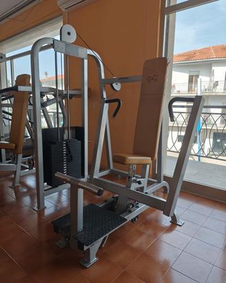 chest Press Life Fitness 