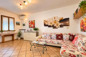 CASA SEMINDIPENDENTE A REGGIO NELL'EMILIA