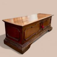 Cassapanca in noce massello epoca inizi '700