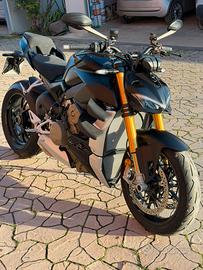 Ducati streetfighter v4s
