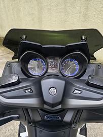 TMAX 560
