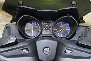 TMAX 560