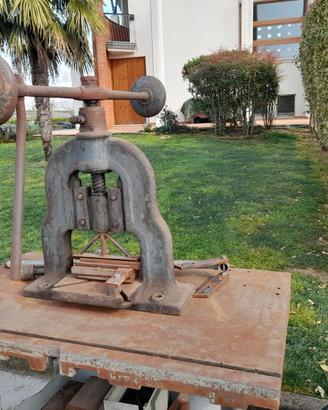 pressa manuale antica