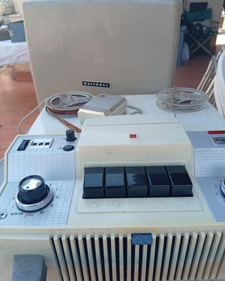 registratore a bobine vintage della National