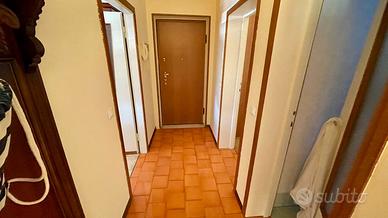 Appartamento arredato mq110 con posto auto chiuso