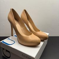 Tacchi Guess color cipria