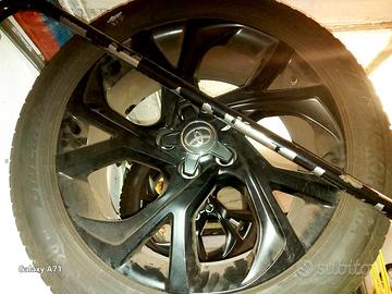 cerchi e gomme invernali 225 -50 R18 95V