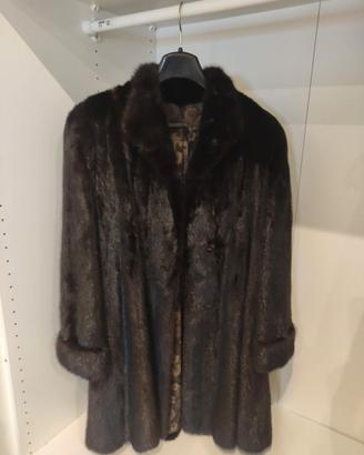 Pelliccia di Visone Corta Colore Nero