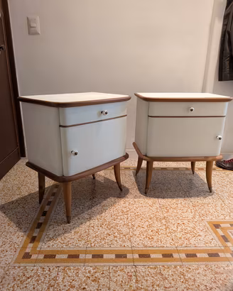 Coppia Comodini in legno artigianali