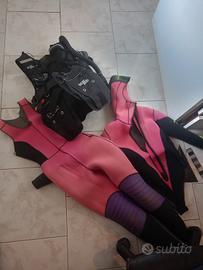 attrezzatura da subacquea donna completa