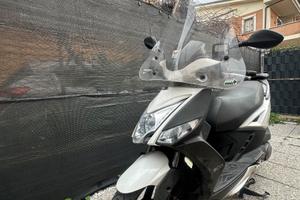 scooter kymco agility 200i r16 350€ trattabili !!